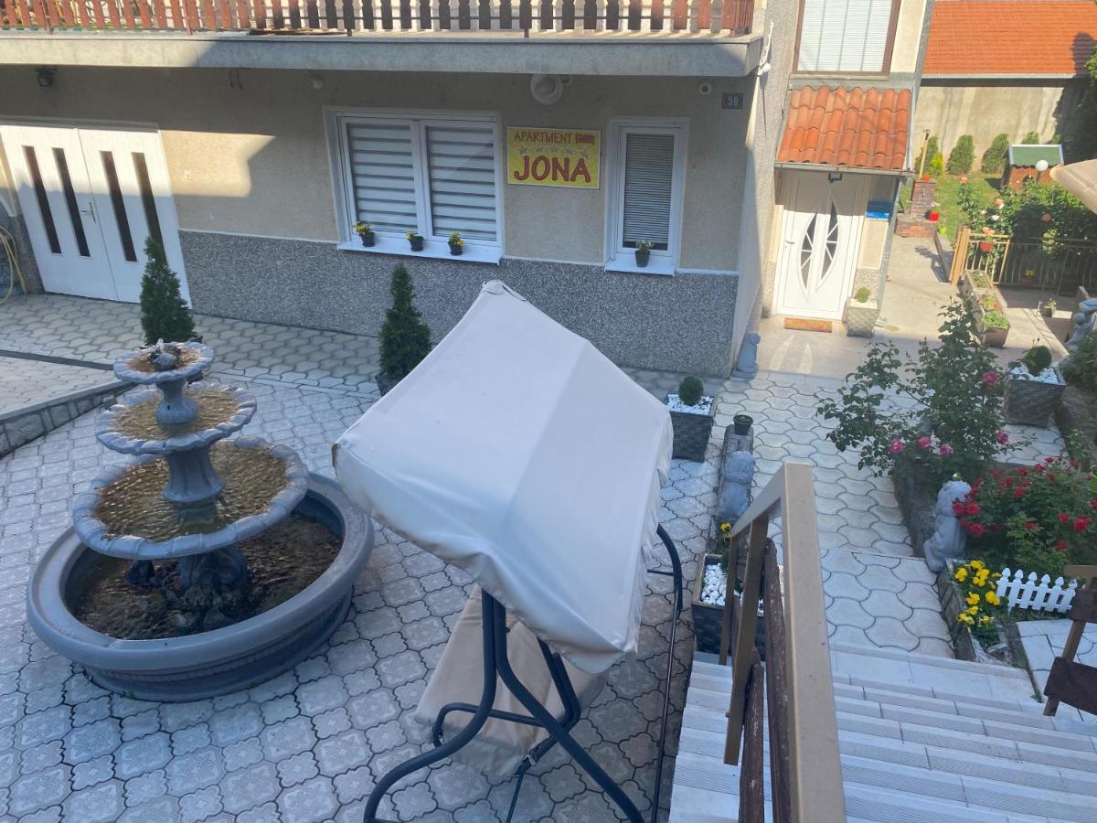 Apartamento de 64 m² en Tutunovic Podrum, con 2 habitación Ni Exterior foto