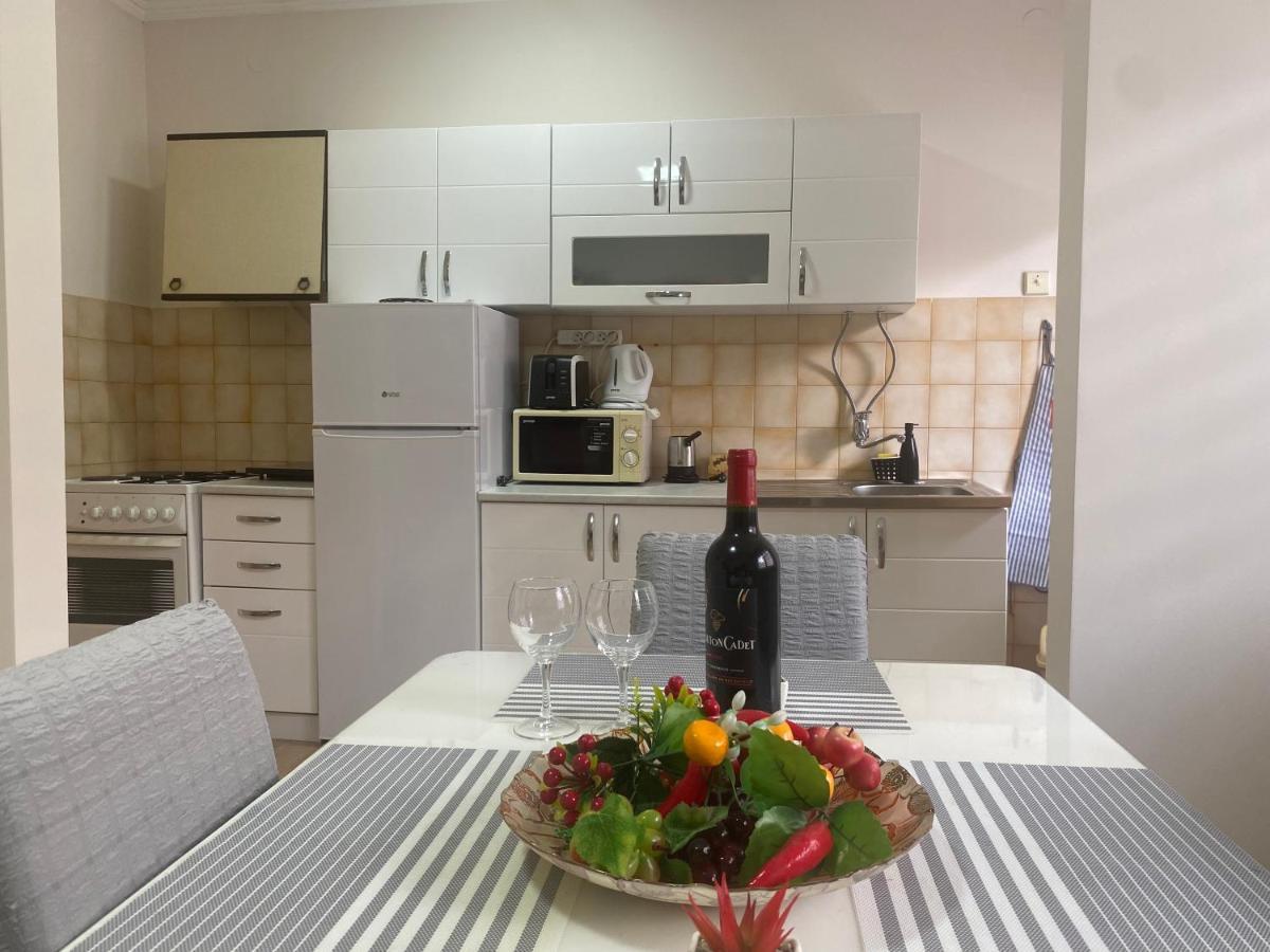Apartamento de 64 m² en Tutunovic Podrum, con 2 habitación Ni Exterior foto