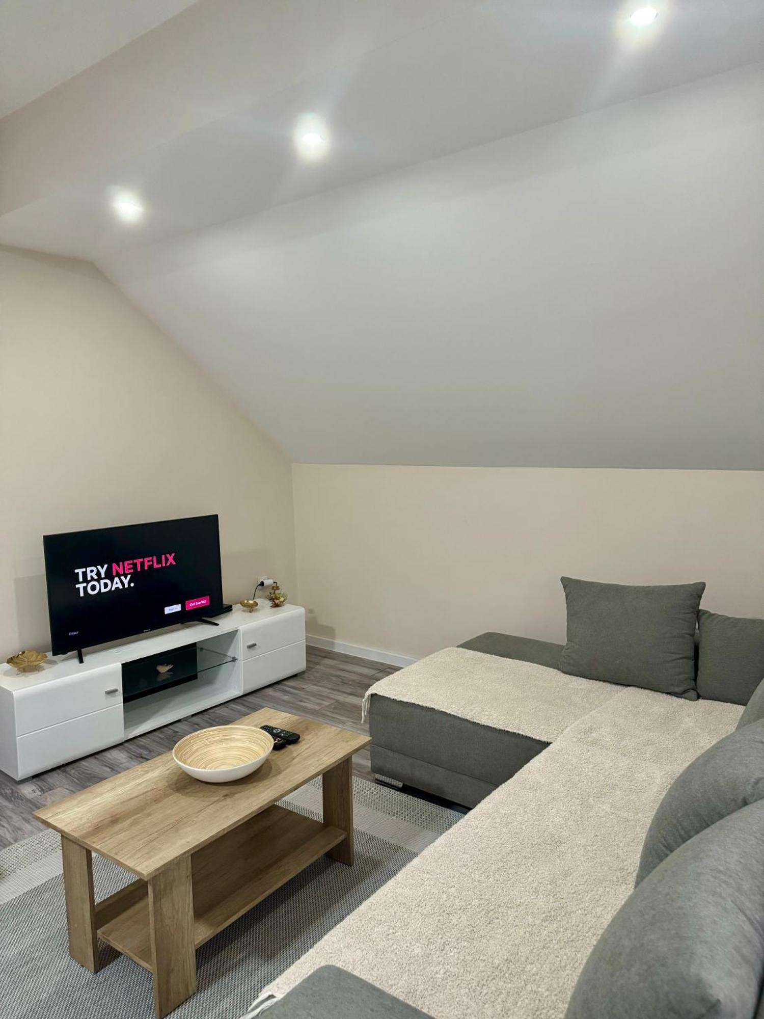 Apartamento de 64 m² en Tutunovic Podrum, con 2 habitación Ni Exterior foto