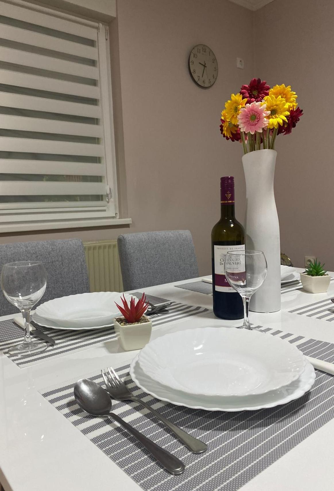 Apartamento de 64 m² en Tutunovic Podrum, con 2 habitación Ni Exterior foto